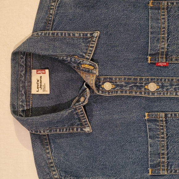 Levi's Boy's Denim Shirt - Picture 2 of 3